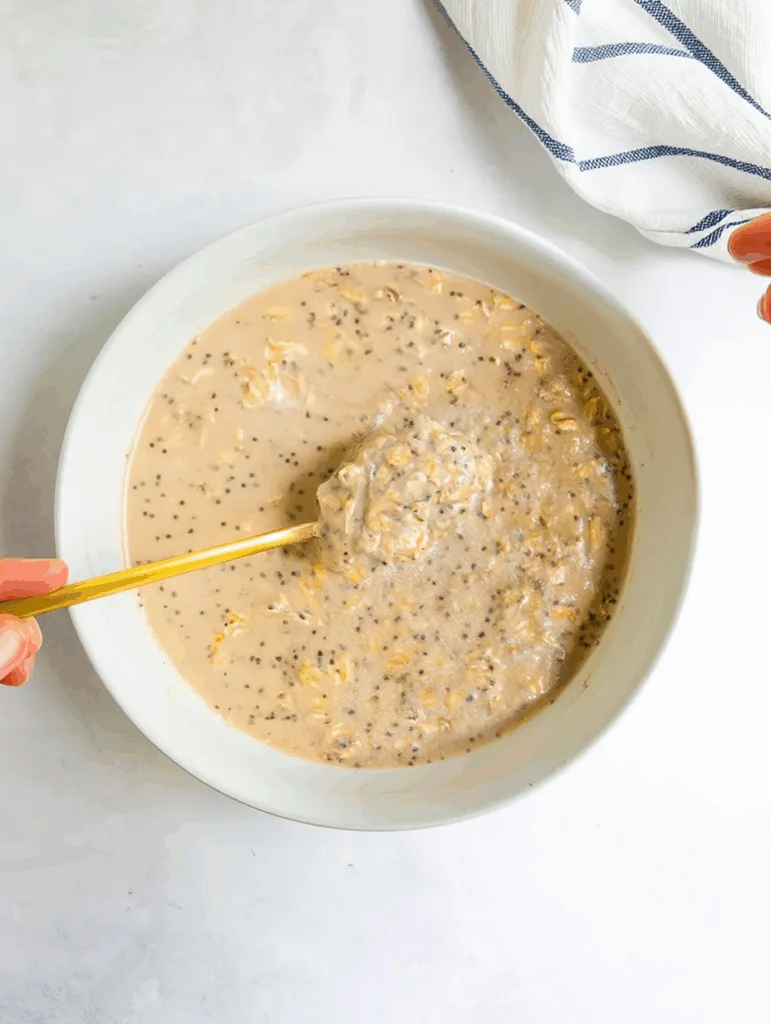 High-Protein Overnight Oats (6 Ingredients)